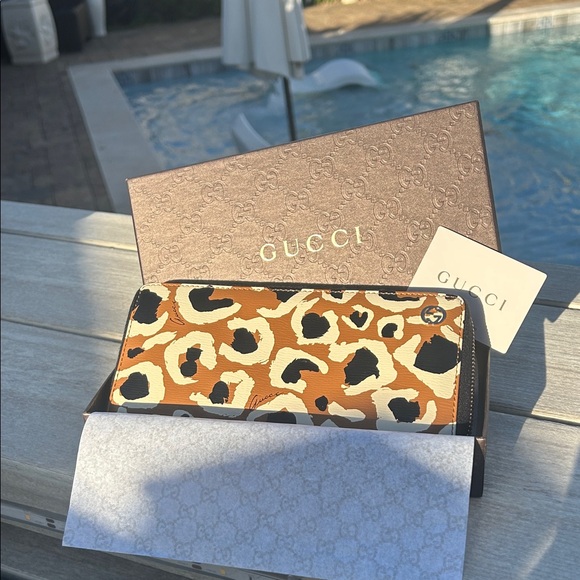 Gucci Leather Leopard Print Zip Around Wallet - Picture 2 of 9